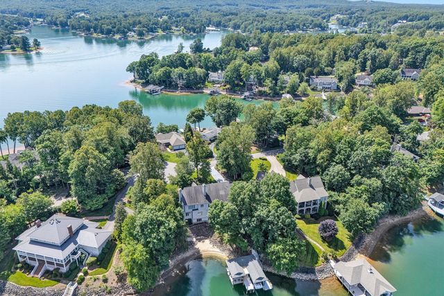 315 Upland Shores DR, Penhook, VA 24137