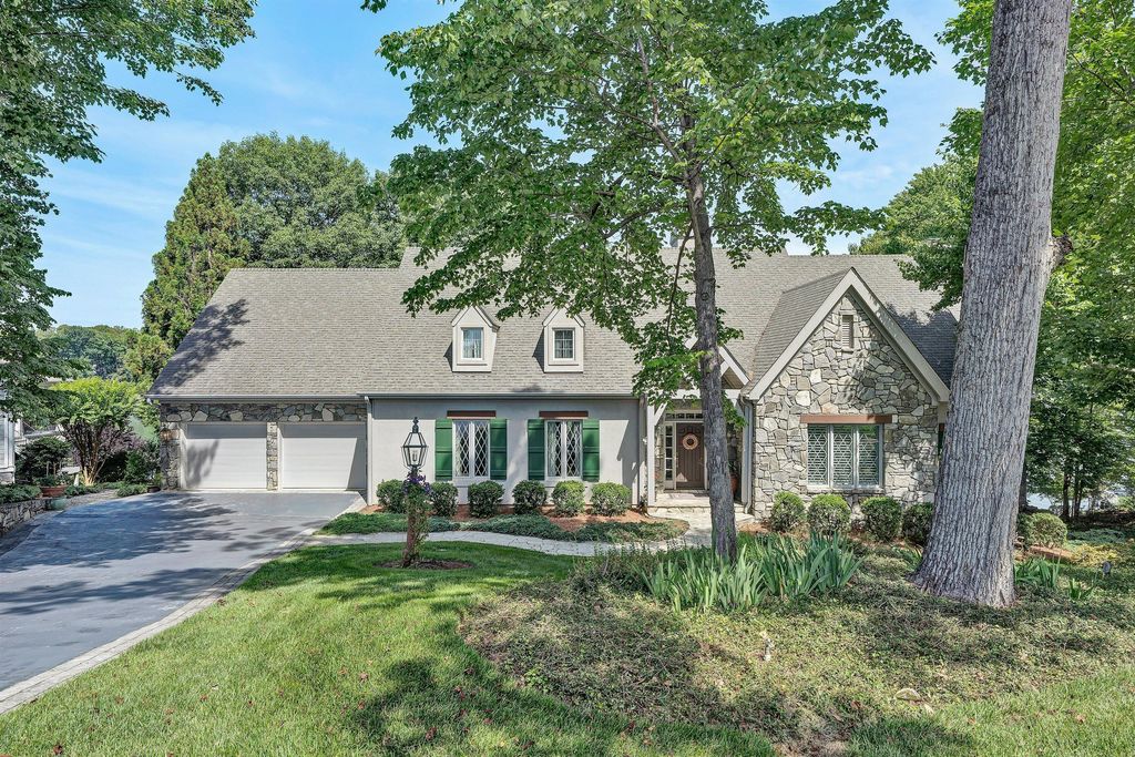 315 Upland Shores DR, Penhook, VA 24137