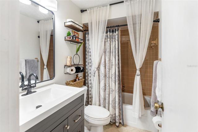 4767 VILLAGE GARDENS DRIVE 94, Sarasota, FL 34234