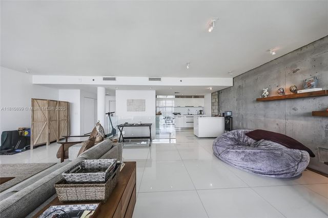 1000 Venetian Way 1306, Miami, FL 33139