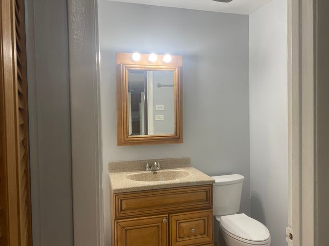 8856 Northshore Drive 1E, Des Plaines, IL 60016