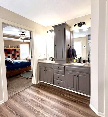 16623 W 172nd Terrace, Olathe, KS 66062