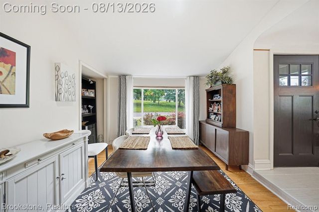 4174 Meyers Road, Waterford, MI 48329