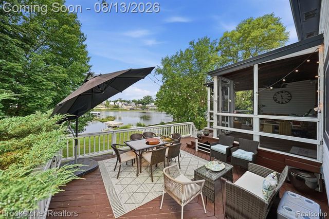 4174 Meyers Road, Waterford, MI 48329