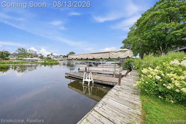 4174 Meyers Road, Waterford, MI 48329