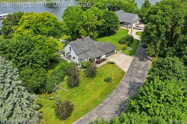4174 Meyers Road, Waterford, MI 48329