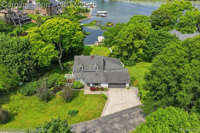4174 Meyers Road, Waterford, MI 48329