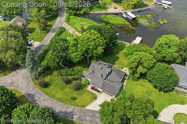 4174 Meyers Road, Waterford, MI 48329