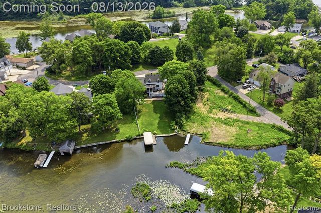 4174 Meyers Road, Waterford, MI 48329
