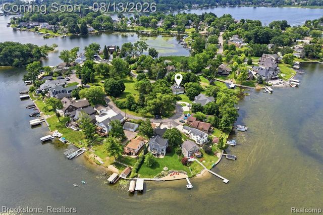 4174 Meyers Road, Waterford, MI 48329