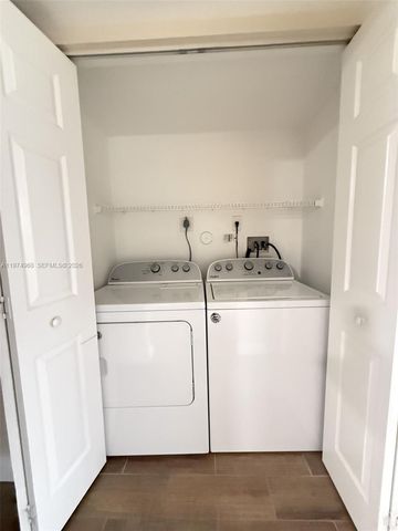 811 Lyons Rd 20104, Coconut Creek, FL 33063