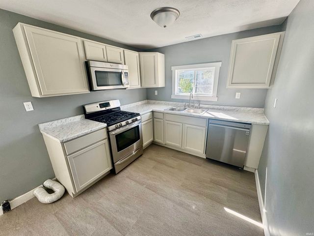 816 W Chestnut Street, Hartford City, IN 47348