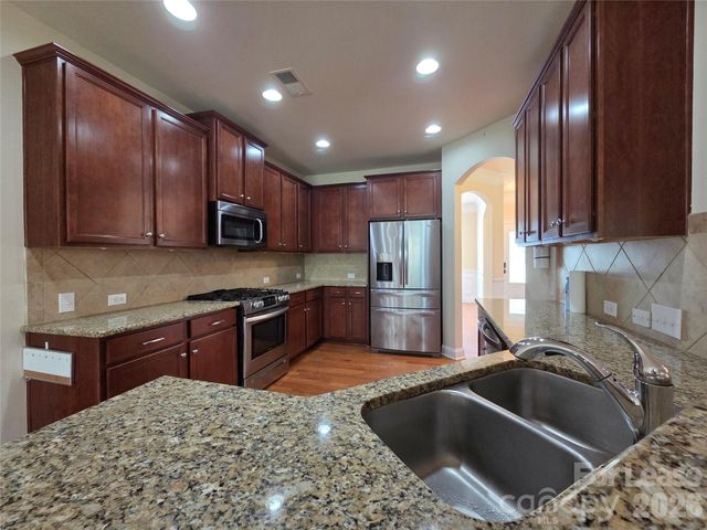 435 Castlebury Court, Clover, SC 29710