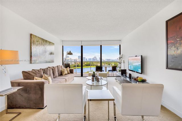 3701 N Country Club Dr 1604, Aventura, FL 33180