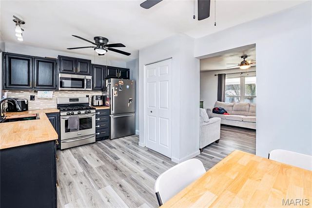 1721 Burgess Way, Barnhart, MO 63012