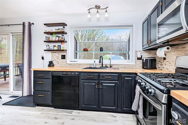 1721 Burgess Way, Barnhart, MO 63012