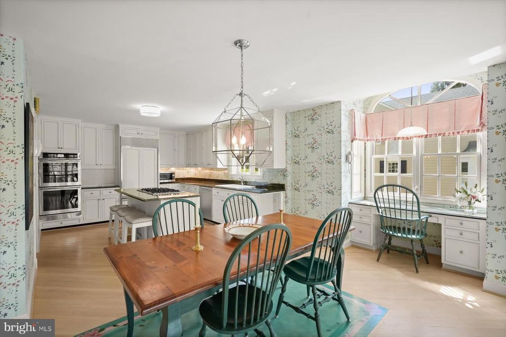 Image 16 of property listing at 5013 SCARSDALE RD, Bethesda, MD 20816