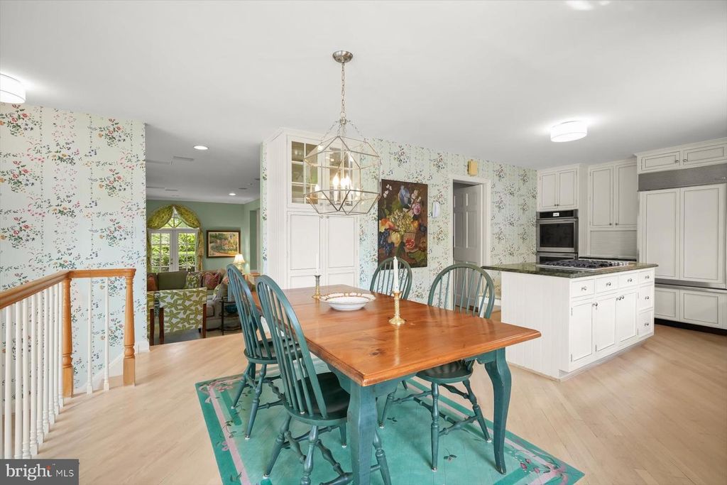 Image 19 of property listing at 5013 SCARSDALE RD, Bethesda, MD 20816