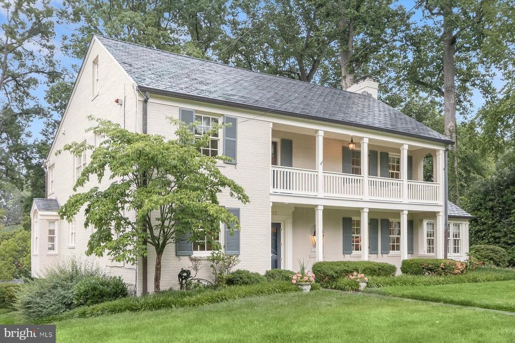Image 2 of property listing at 5013 SCARSDALE RD, Bethesda, MD 20816