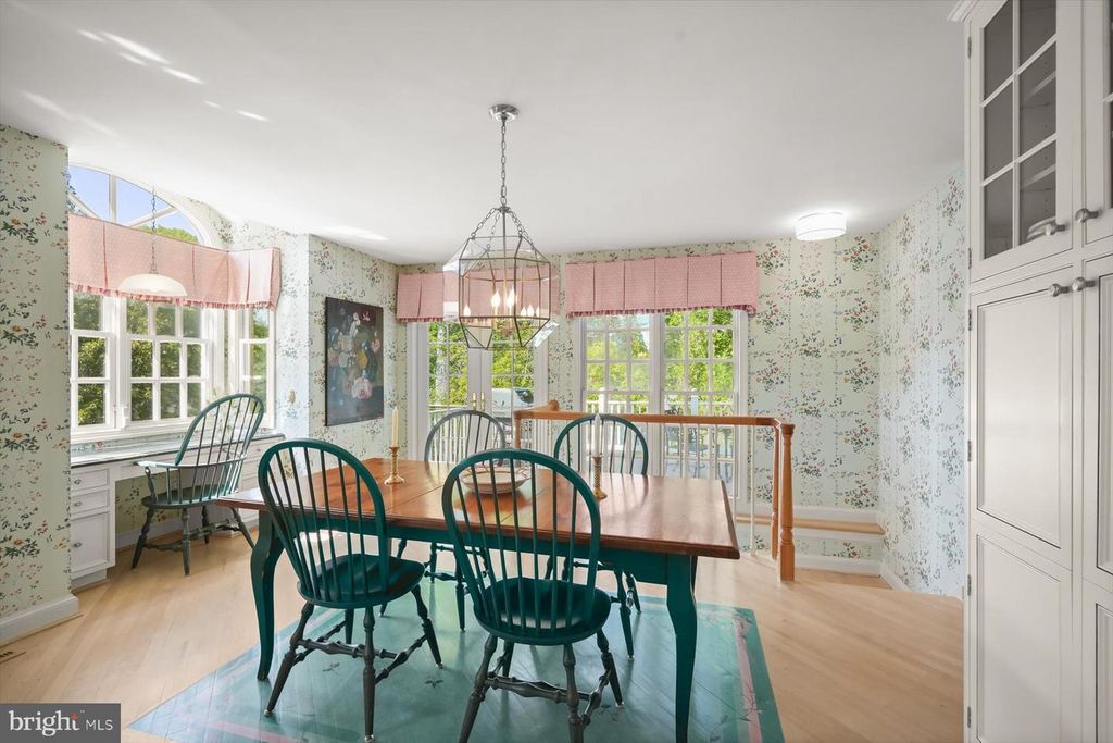 Image 20 of property listing at 5013 SCARSDALE RD, Bethesda, MD 20816