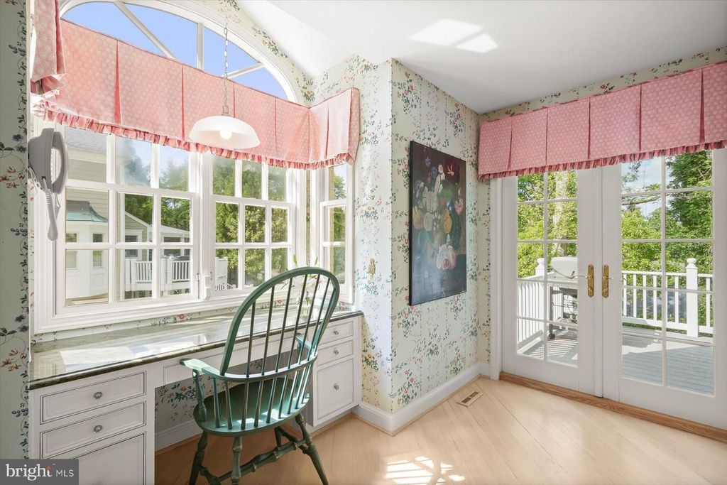 Image 21 of property listing at 5013 SCARSDALE RD, Bethesda, MD 20816
