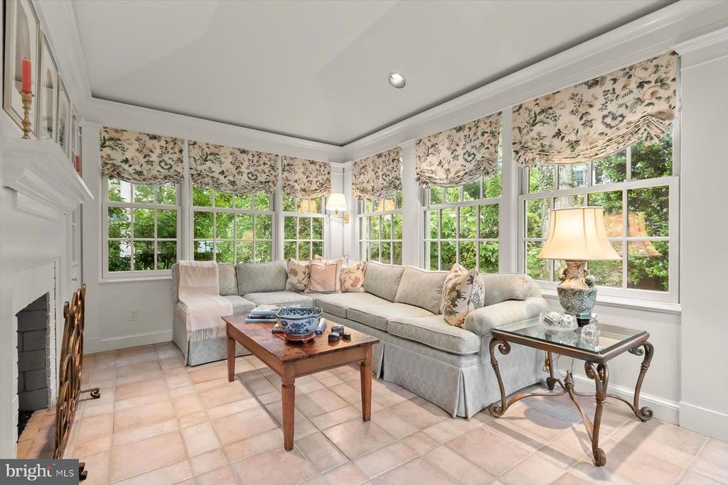 Image 22 of property listing at 5013 SCARSDALE RD, Bethesda, MD 20816