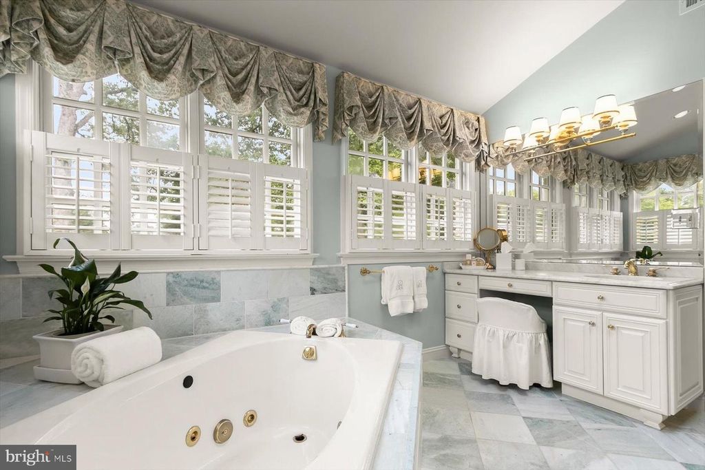 Image 31 of property listing at 5013 SCARSDALE RD, Bethesda, MD 20816