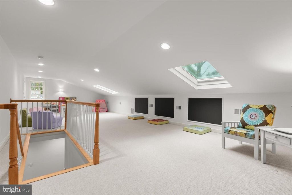 Image 42 of property listing at 5013 SCARSDALE RD, Bethesda, MD 20816