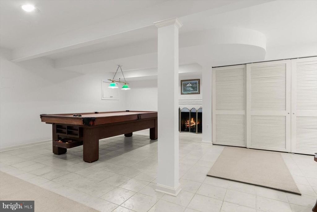 Image 44 of property listing at 5013 SCARSDALE RD, Bethesda, MD 20816