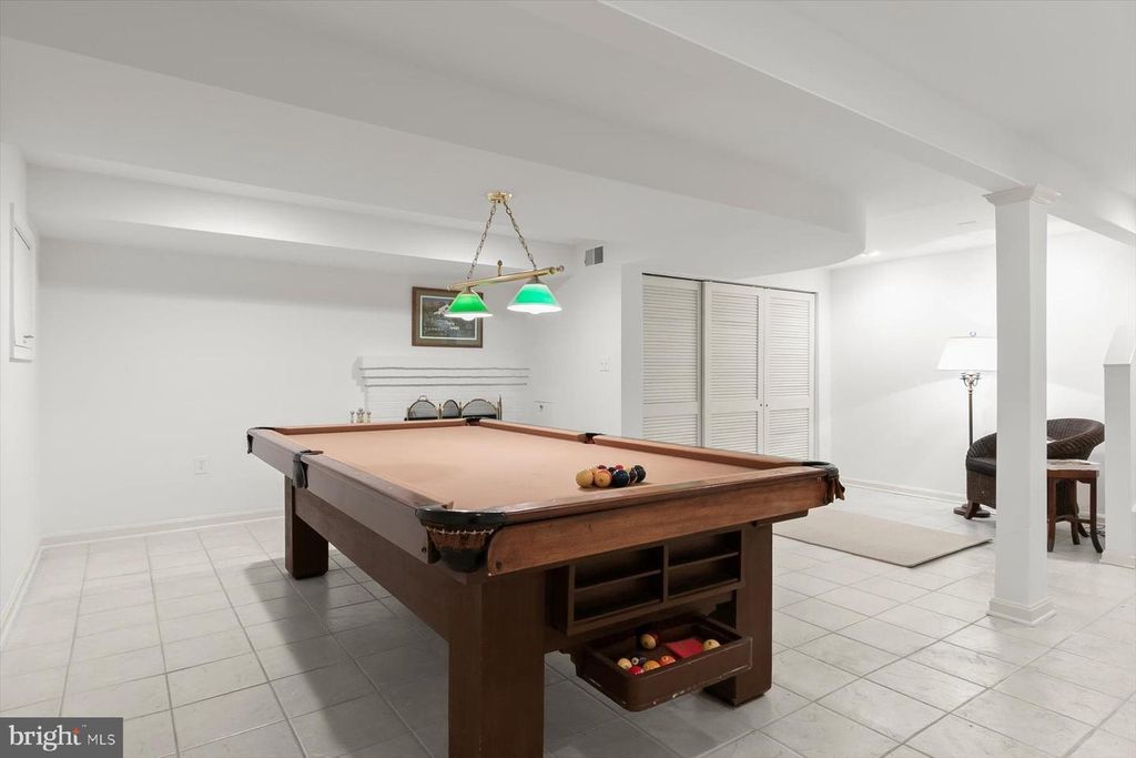 Image 45 of property listing at 5013 SCARSDALE RD, Bethesda, MD 20816