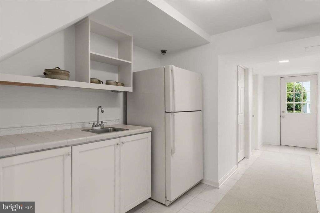 Image 46 of property listing at 5013 SCARSDALE RD, Bethesda, MD 20816