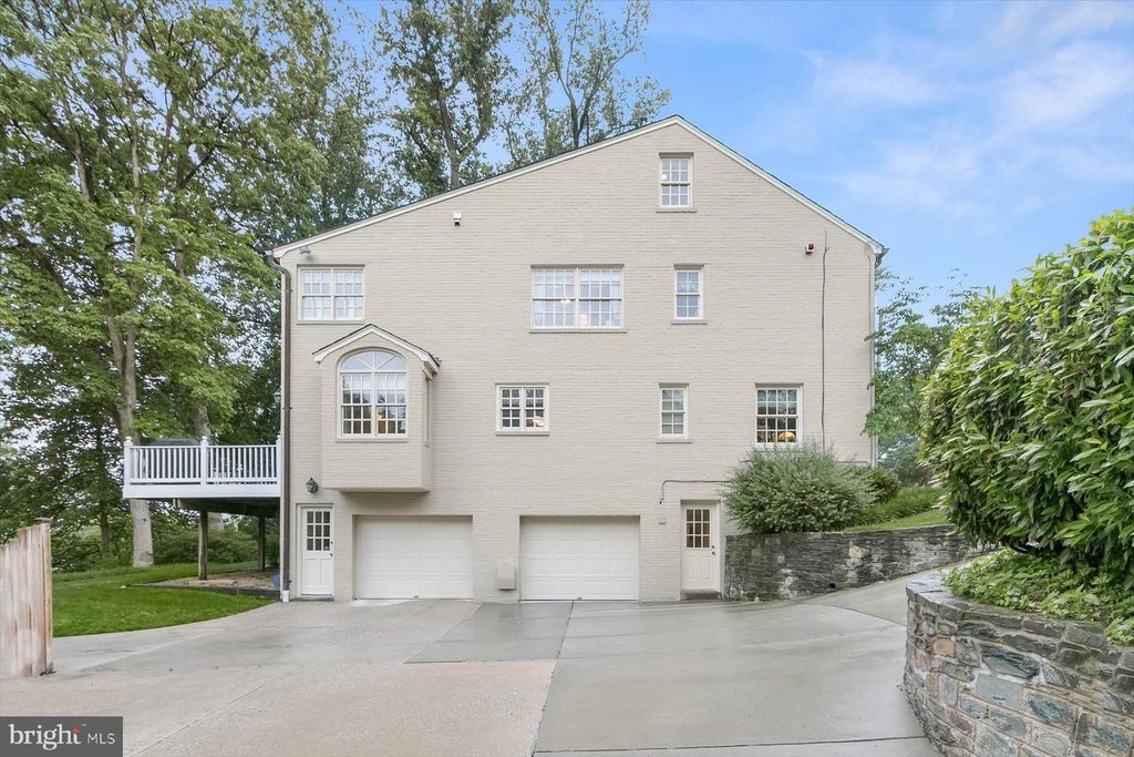 Image 54 of property listing at 5013 SCARSDALE RD, Bethesda, MD 20816