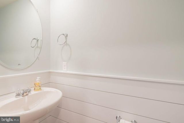 101 SEMINOLE DR, Winchester, VA 22602