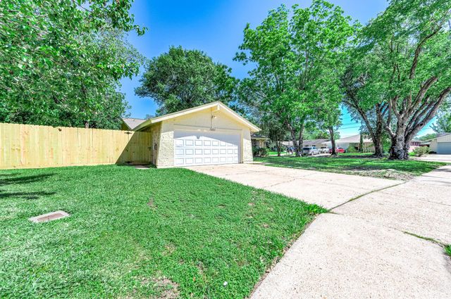 7831 Martin Wood Lane, Houston, TX 77086