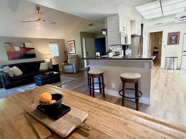 3175 Swallows Nest Dr, Sacramento, CA 95833