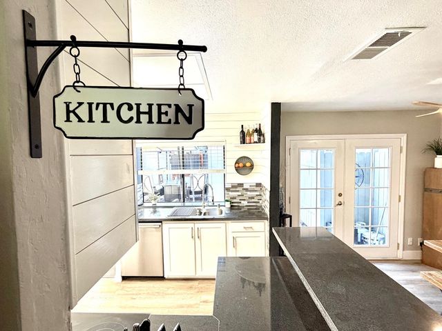 3175 Swallows Nest Dr, Sacramento, CA 95833