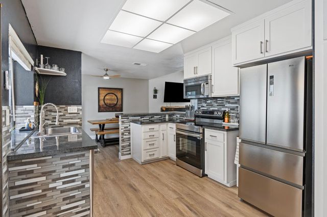 3175 Swallows Nest Dr, Sacramento, CA 95833