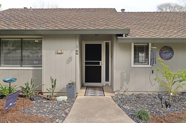 3175 Swallows Nest Dr, Sacramento, CA 95833