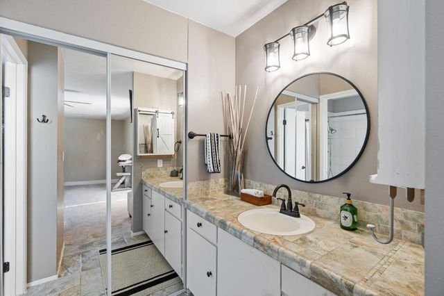 3175 Swallows Nest Dr, Sacramento, CA 95833