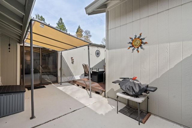 3175 Swallows Nest Dr, Sacramento, CA 95833