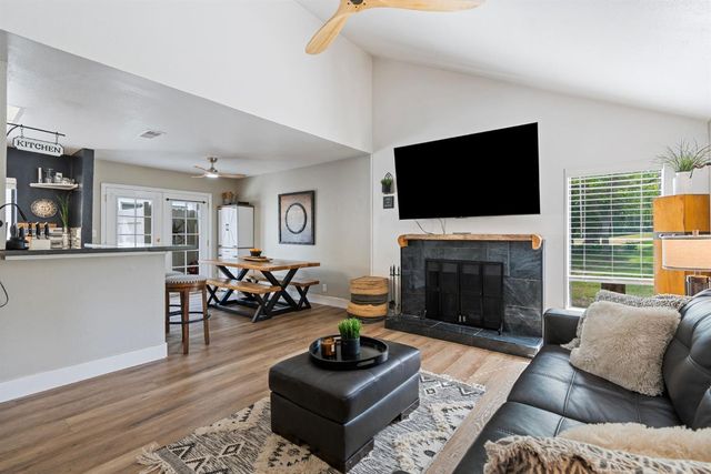 3175 Swallows Nest Dr, Sacramento, CA 95833