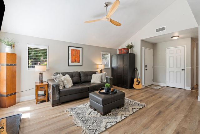 3175 Swallows Nest Dr, Sacramento, CA 95833