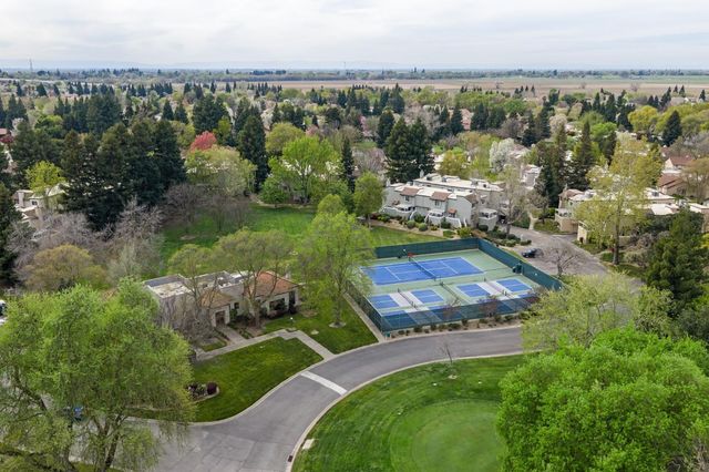 3175 Swallows Nest Dr, Sacramento, CA 95833