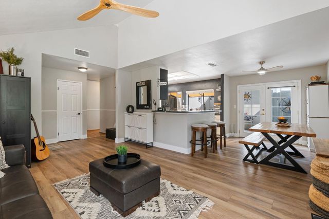 3175 Swallows Nest Dr, Sacramento, CA 95833