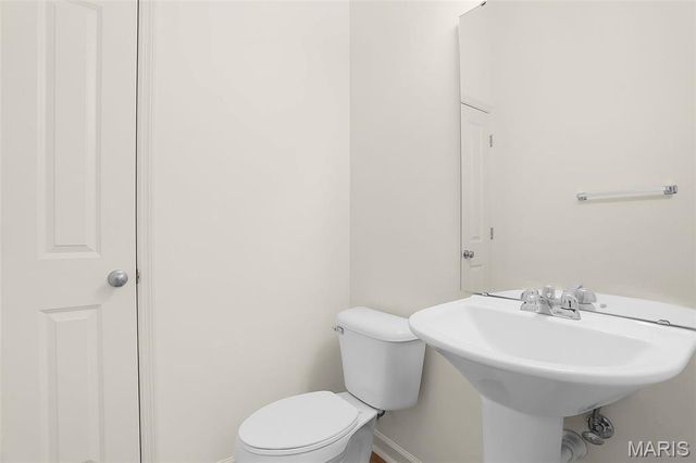 2704 McNair, St Louis, MO 63118