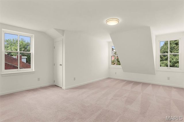2704 McNair, St Louis, MO 63118