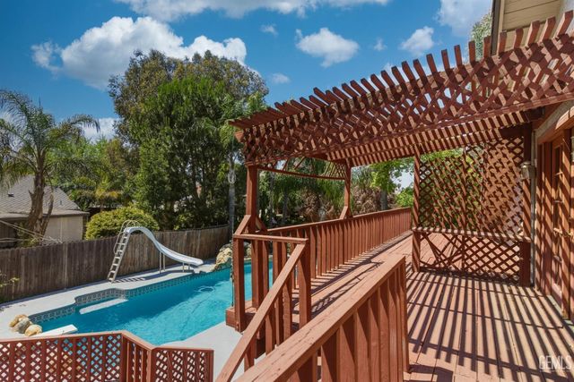 5201 Pla Vada Drive, Bakersfield, CA 93306