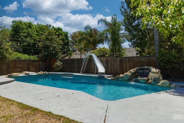 5201 Pla Vada Drive, Bakersfield, CA 93306