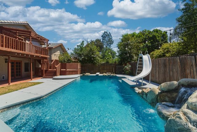 5201 Pla Vada Drive, Bakersfield, CA 93306