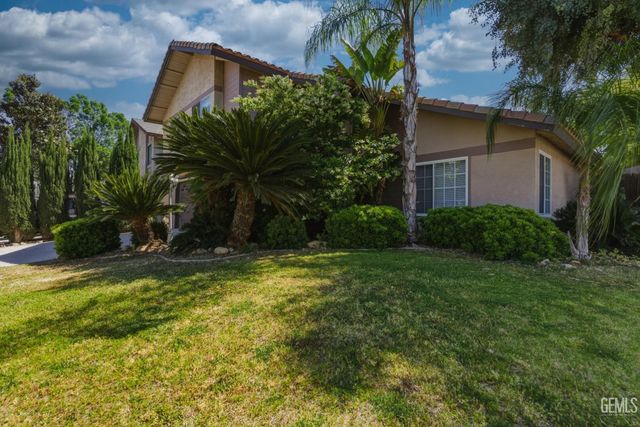 5201 Pla Vada Drive, Bakersfield, CA 93306